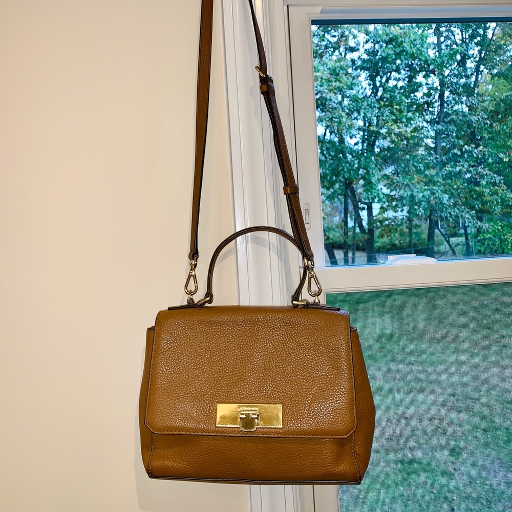 𝙈𝙞𝙘𝙝𝙖𝙚𝙡 𝙆𝙤𝙧𝙨 𝘾𝙧𝙤𝙨𝙨 𝘽𝙤𝙙𝙮 𝘽𝙖𝙜